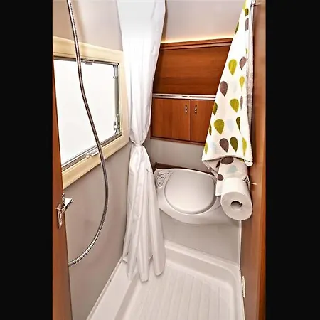 Mietwohnwagen Oscar Campsite