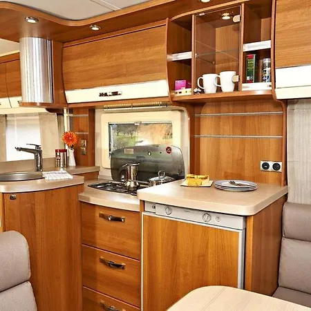Campsite Mietwohnwagen Oscar